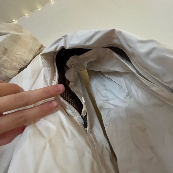 White plaid Burton snowboarding jacket - Picture 4 of 8